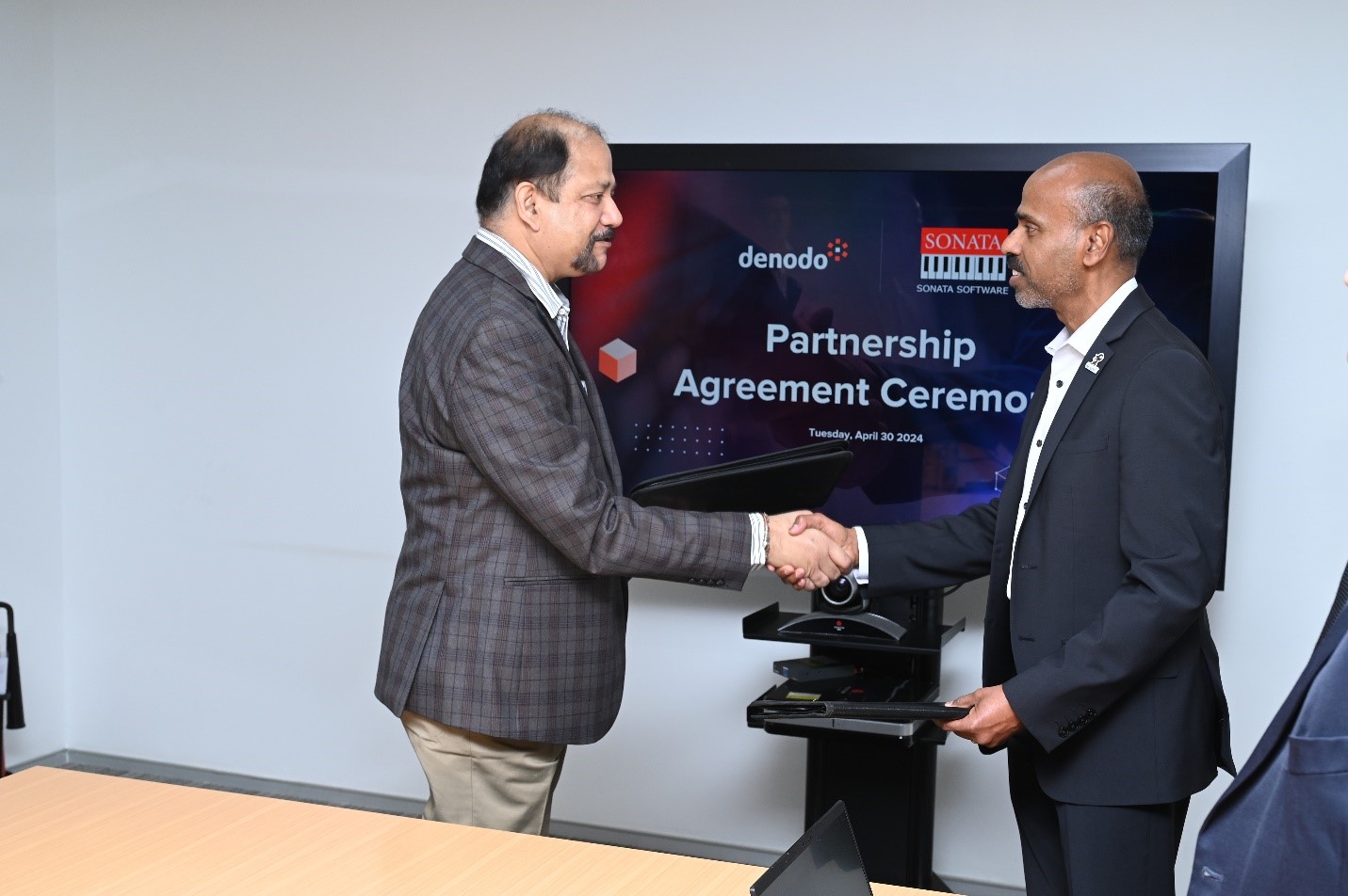 The Partnership Agreement Ceremony_ Sujit Mohanty, Managing Director and Chief Executive Officer, SITL and Ravi Shankar, Senior Vice President and Chief Marketing Officer, Denodo