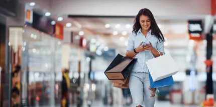 Image of a mystery shopper providing her feedback about an experience on mobile
