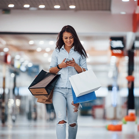Image of a mystery shopper providing her feedback about an experience on mobile